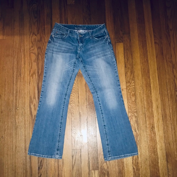 Maurices light denim Jean - Picture 4 of 6